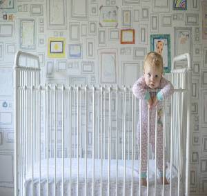 BABY STANDING IN CRIB – WAYOUT TO MAKE YOUR BABY SLEEP PROPERLY