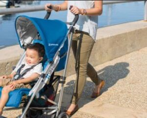 stroller with adjustable handle
